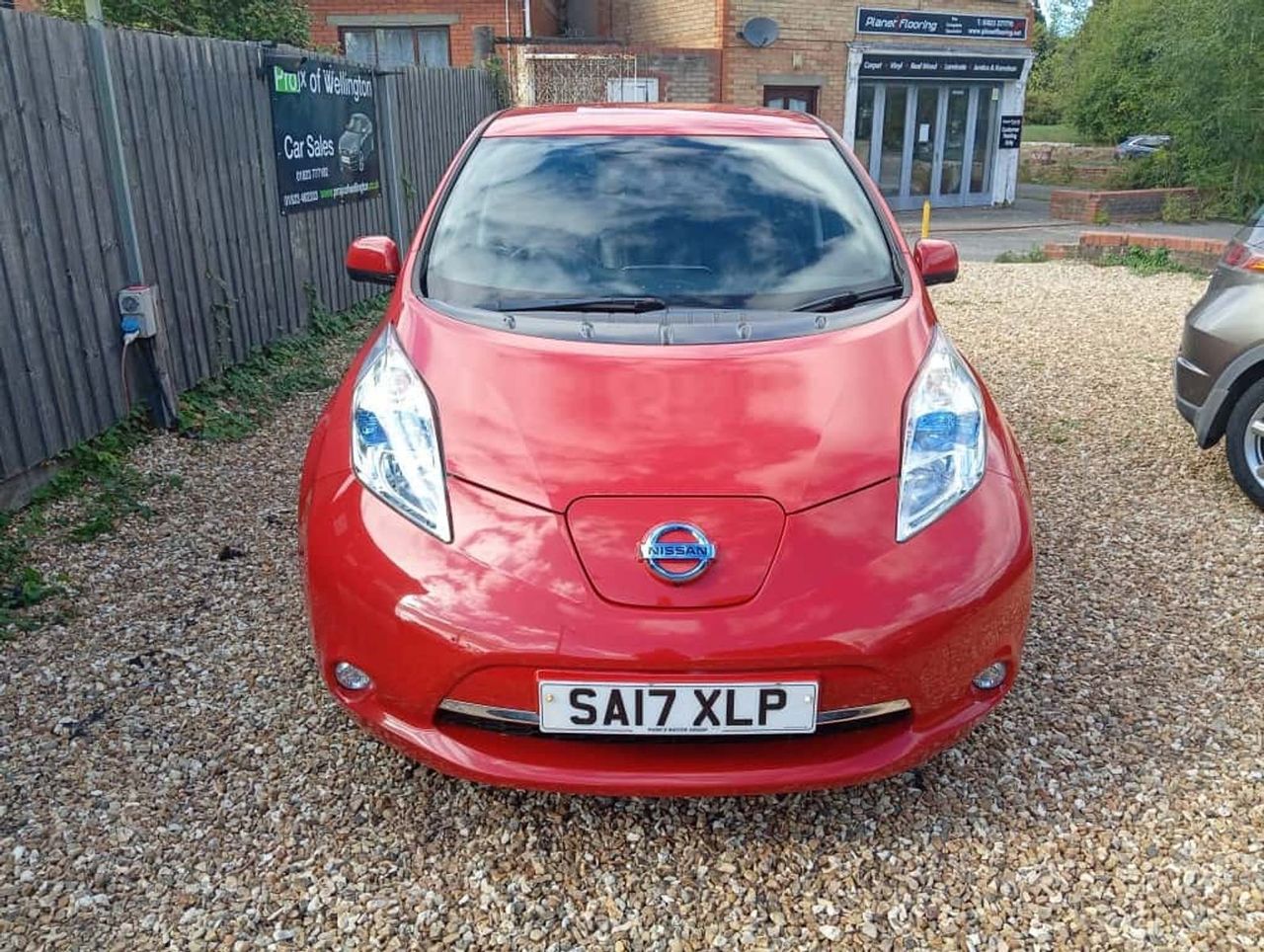 2017 NISSAN LEAF